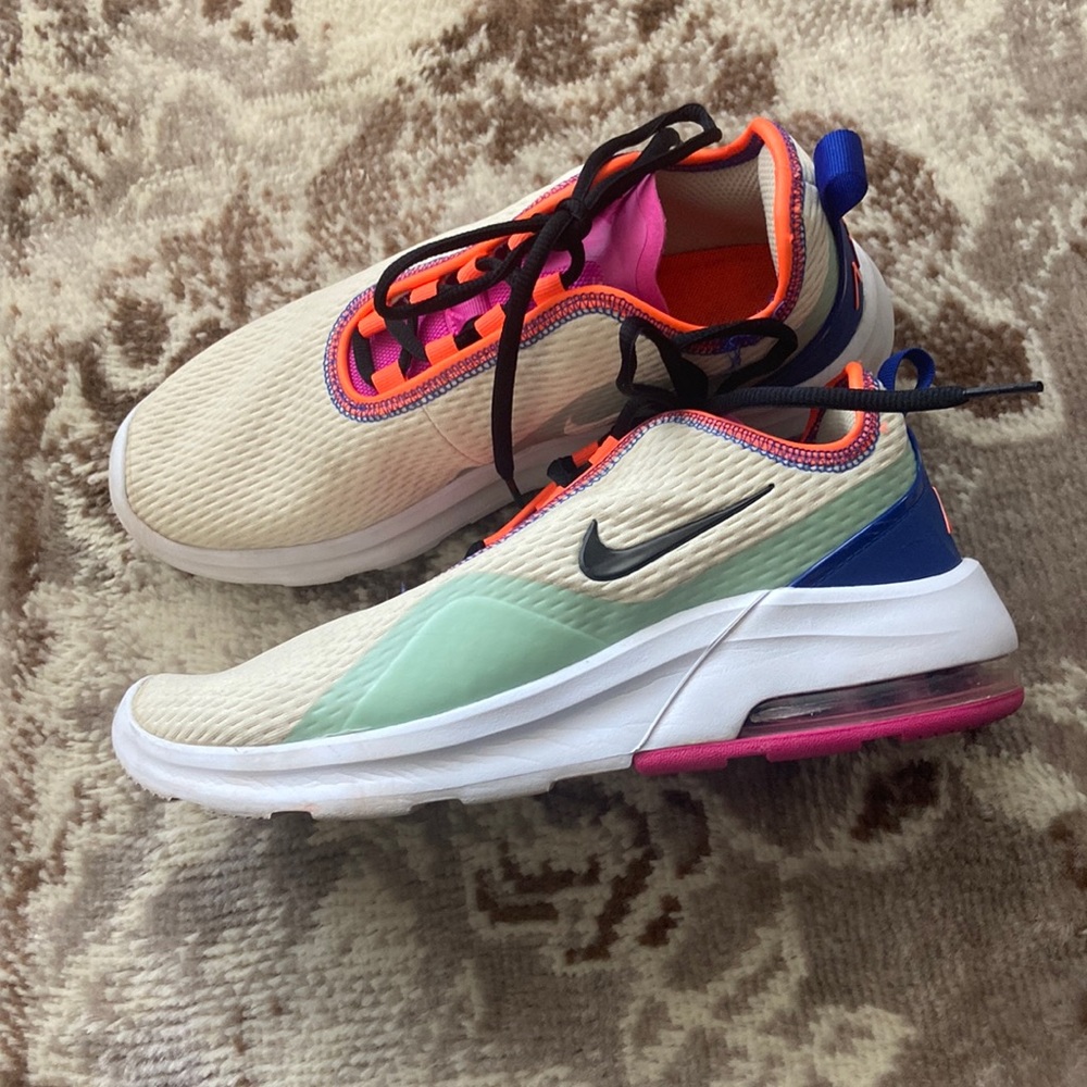 Nike Air Max Motion - Picture 2 of 7